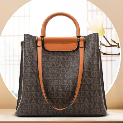  Capacious shoulder bag  HB46362